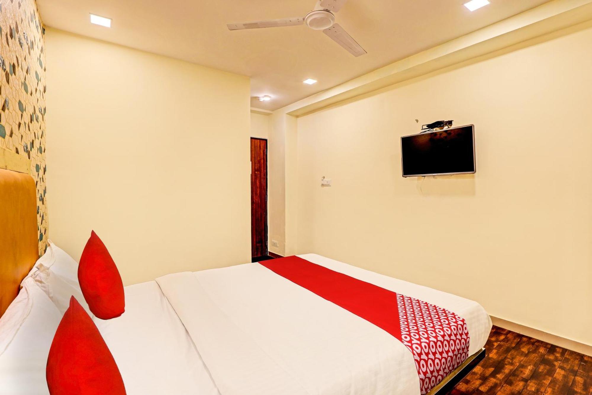Hotel O Alexa Ахмедабад Экстерьер фото